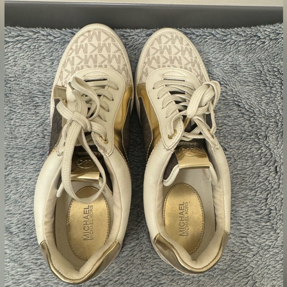 Michael Kors Sneakers - Picture 6 of 8